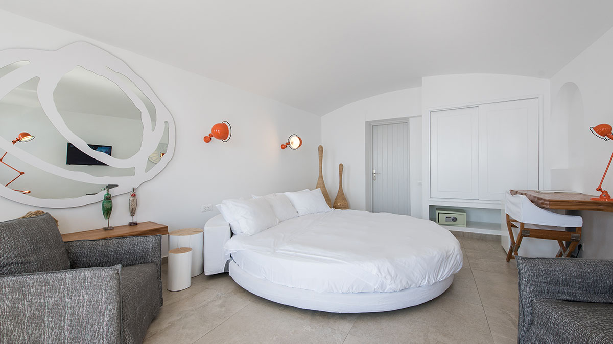 Pure Suite With Private Hot Tub & Caldera View